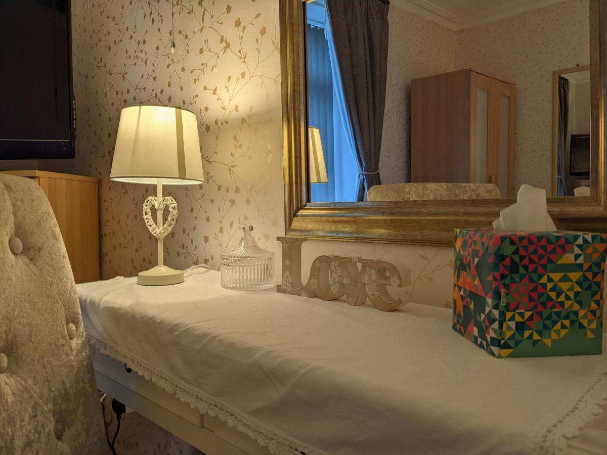 Kirkcroft Guest House เกรทนา ภายนอก รูปภาพ