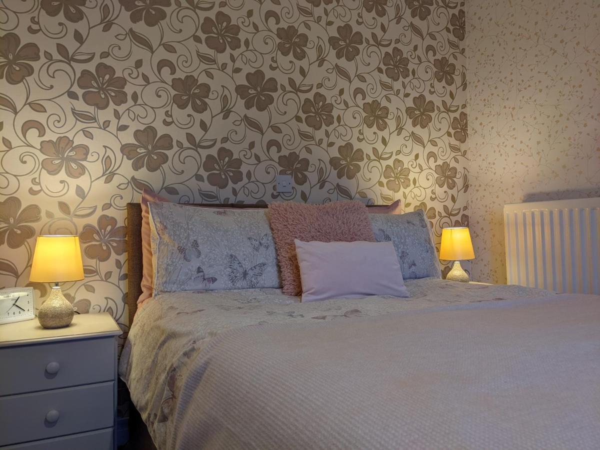 Kirkcroft Guest House เกรทนา ภายนอก รูปภาพ