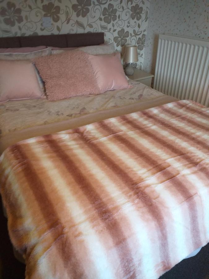 Kirkcroft Guest House เกรทนา ภายนอก รูปภาพ