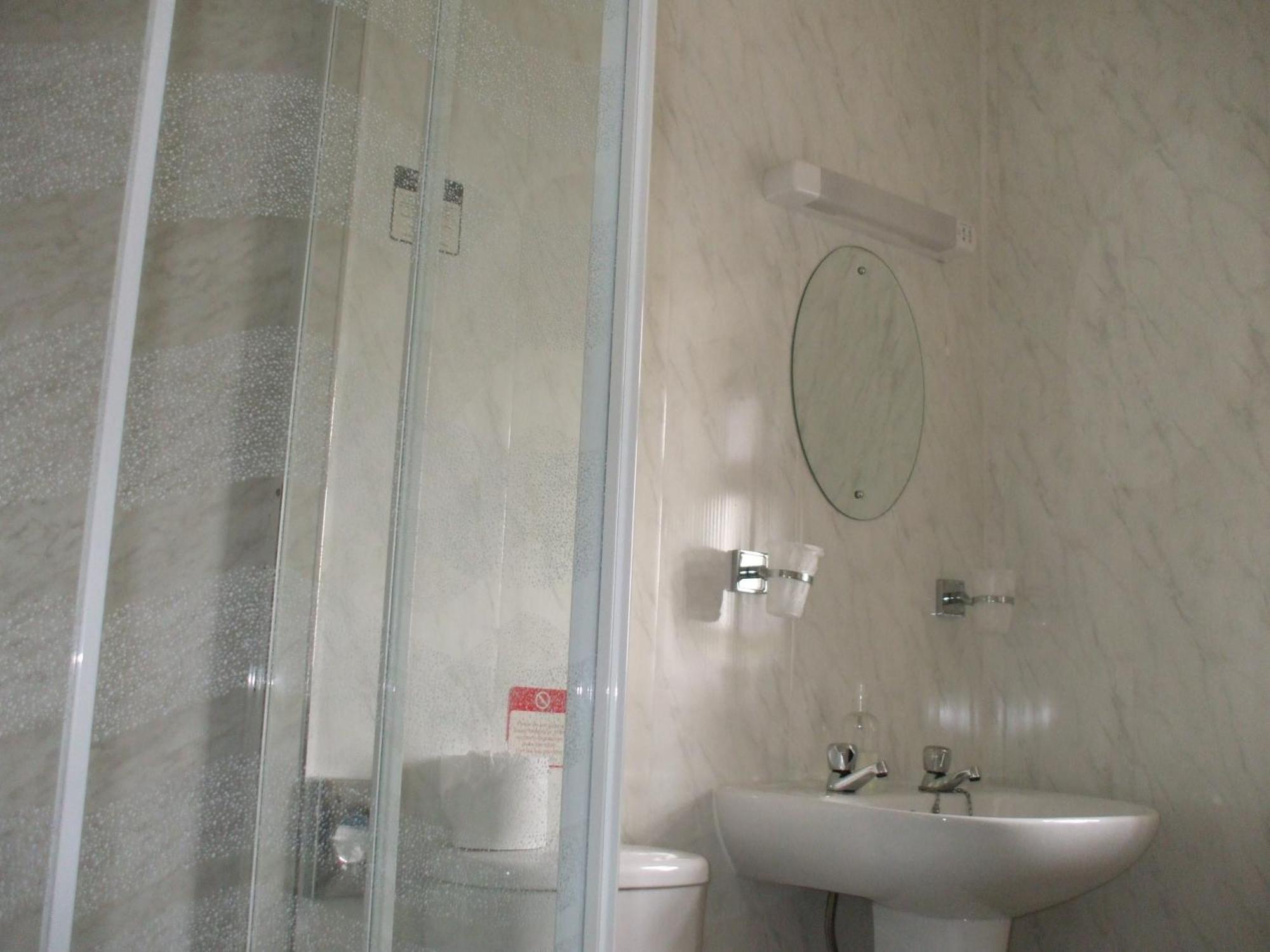 Kirkcroft Guest House เกรทนา ภายนอก รูปภาพ