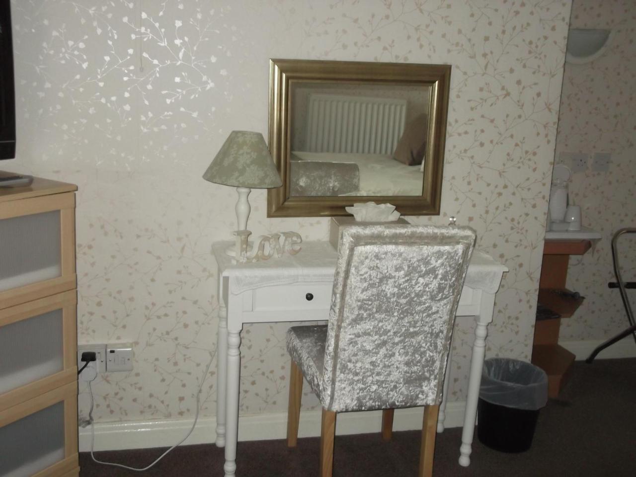 Kirkcroft Guest House เกรทนา ภายนอก รูปภาพ