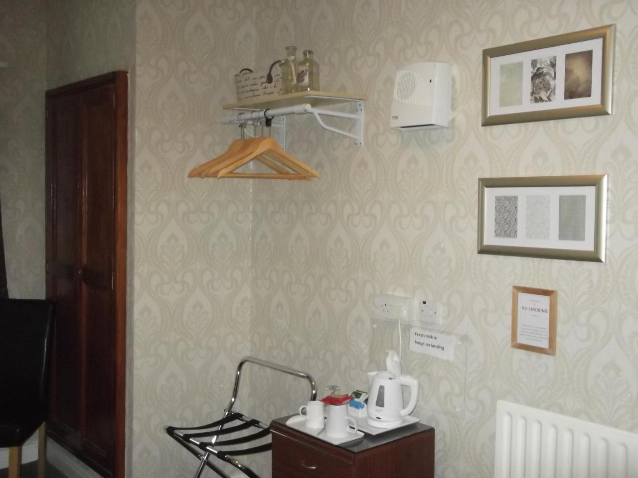 Kirkcroft Guest House เกรทนา ภายนอก รูปภาพ